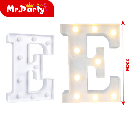Letra e de plástico iluminada de 22 cm (12paquetes)